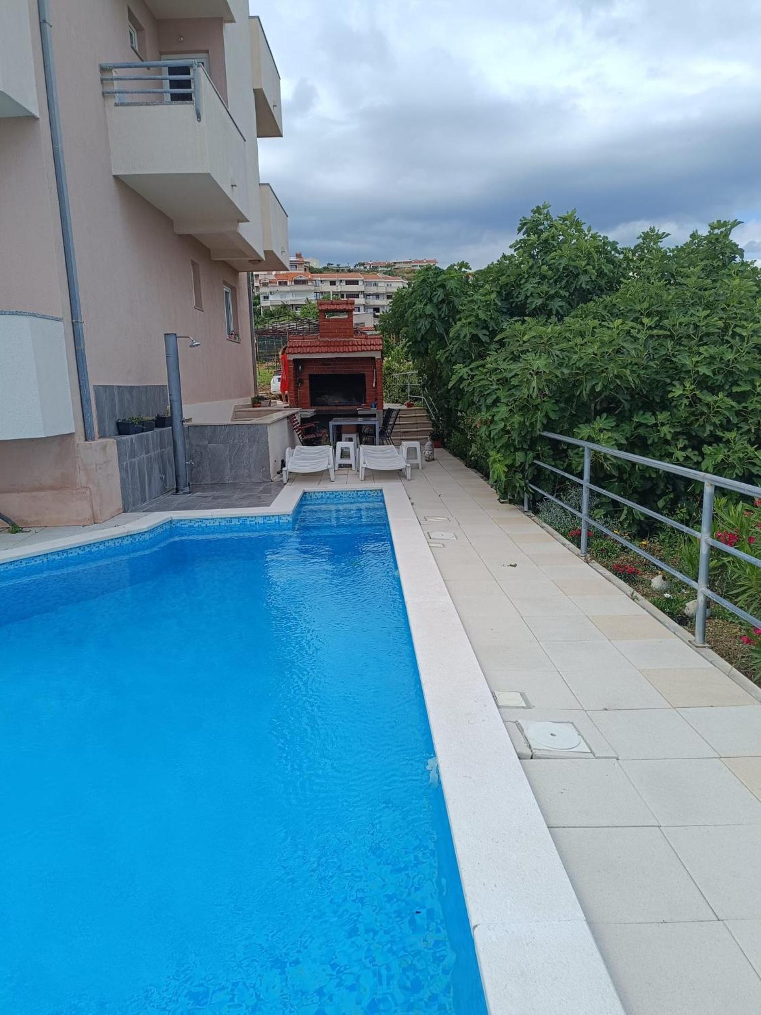 Apartment Lo - With Swimming Pool Split Exterior foto